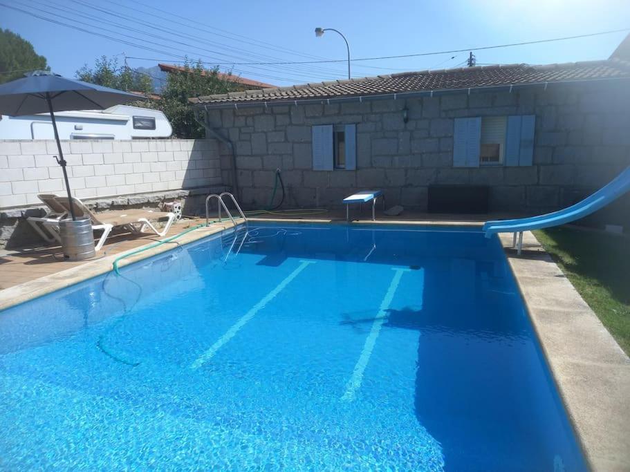 Acogedora Casita Loft De Piedra Con Piscina Compartida Apartment Becerril de la Sierra Exterior photo